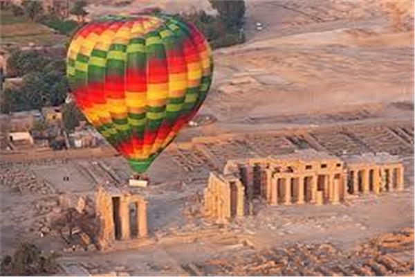 المنطاد السياحي في الأقصر 