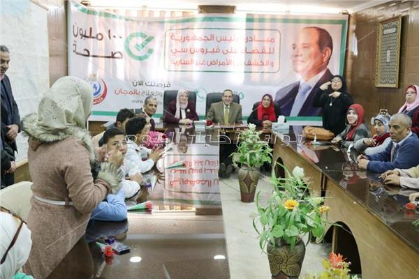 محافظ شمال سينا يحتفل مع ذوي الاحتياجات بعيد الحب 