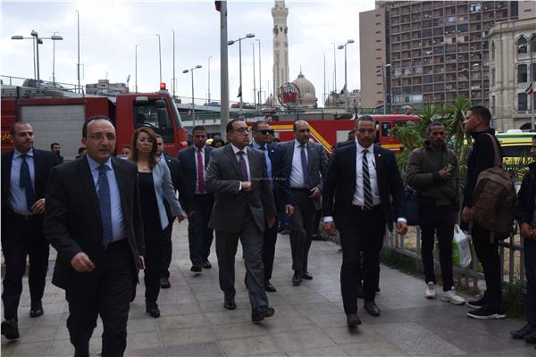 رئيس الوزراء يصل موقع الحادث_ تصوير: أشرف شحاتة
