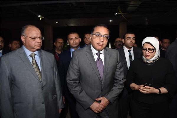 د.مصطفى مدبولي ووزيرة الصحة ومحافظ القاهرة يتابعون حالات المصابين في الحادث