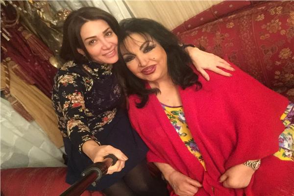 ديانا حداد بصحبة الفنانة سميرة توفيق