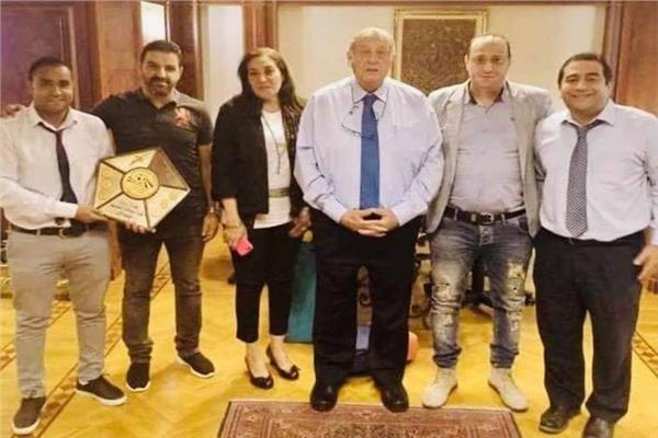 اللواء عبدالسلام يكرم فريق صالات المقاصة بعد فوزه بالدوري 