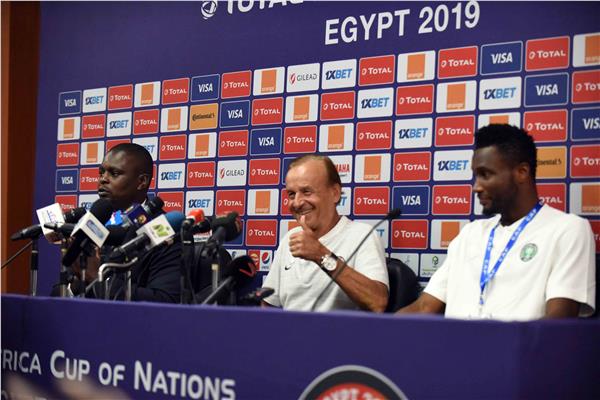 جانب من المؤتمر الصحفي 