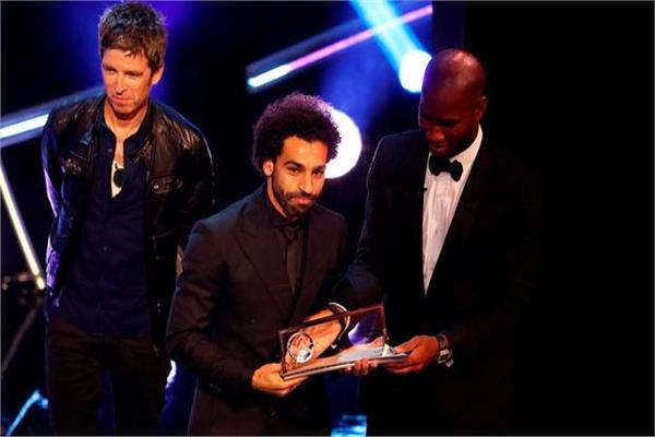 محمد صلاح خلال حصوله على الجائزة العام الماضي