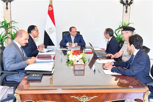 الرئيس عبد الفتاح السيسي خلال  الاجتماع 