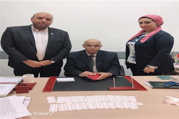 جمارك مطار القاهرة الدولى تضبط محاولة تهريب عدد من الأقراص المخدرة