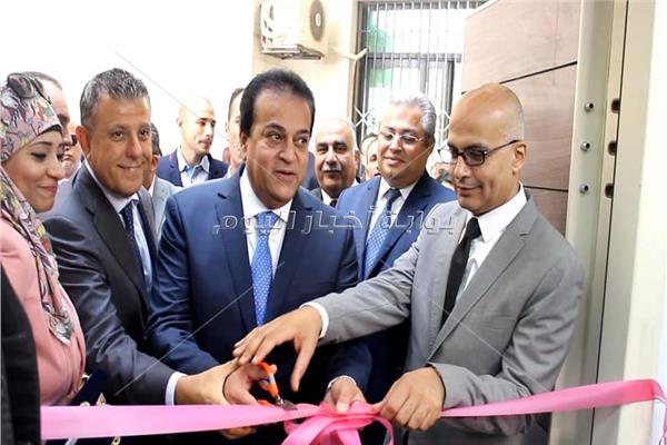 وزير التعليم العالي يضع حجر أساس مستشفى طب الأسنان بجامعة عين شمس