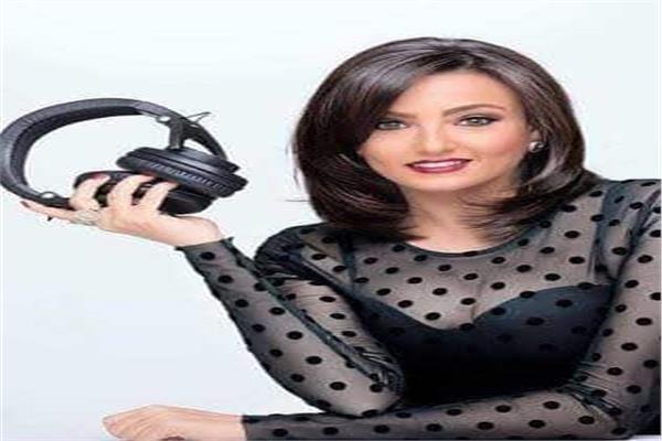 الفنانة بشرى