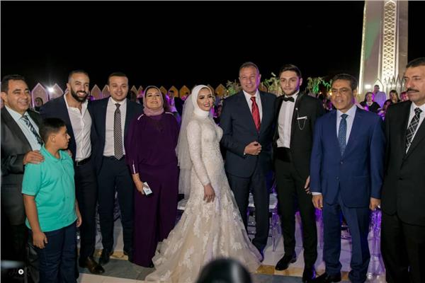 الخطيب ونجوم الأهلي يحتفلون بزفاف كريم نيدفيد