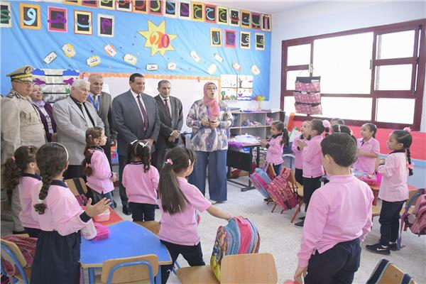 محافظ البحيرة يفتتح مدرستين في بداية العام الدراسي الجديد