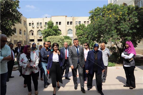 رئيس جامعة عين شمس يتفقد أعمال التطوير بكلية الطب بوابة أخبار