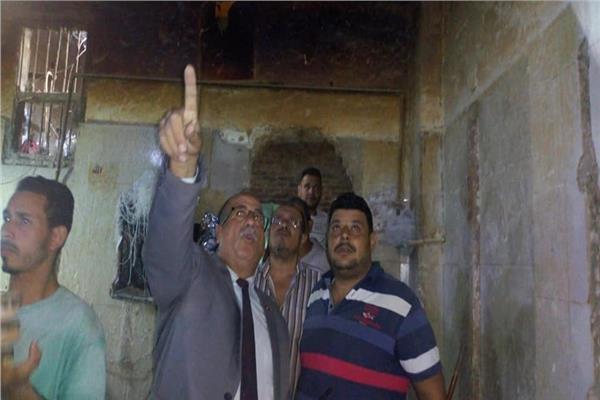 رئيس حي الزيتون يوقف خباز من العمل بسبب جرح في أصابعه