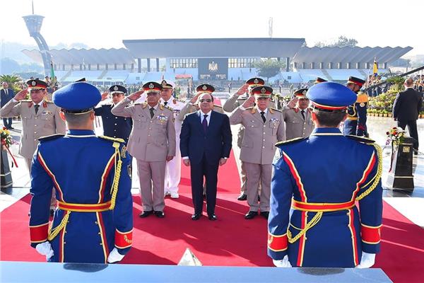 الرئيس عبد الفتاح السيسي ووزير الدفاع ورئيس الأركان