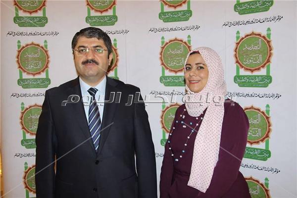 الدكتور سيمور نصيروف مع محررة بوابة أخبار اليوم
