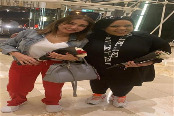 شيماء سيف وروجينا يصلان لحضور مهرجان "بي يوند" 