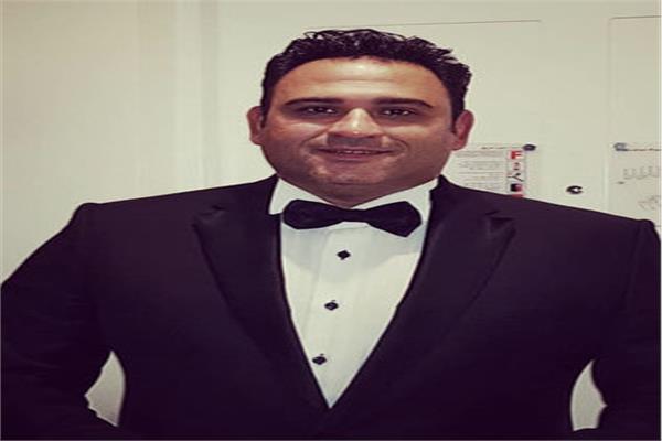 الفنان أكرم حسني