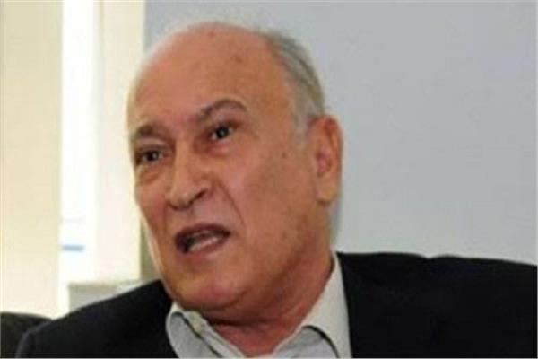 د.حسين منصور