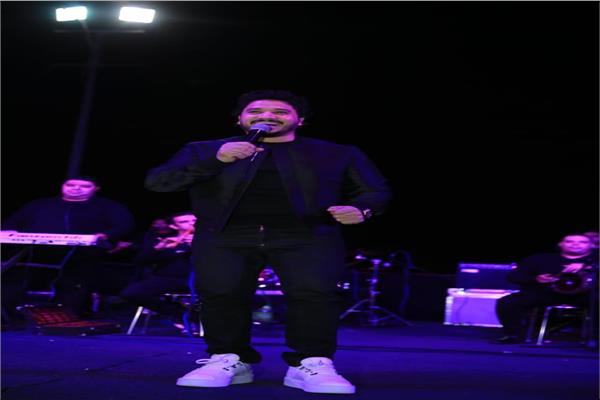  مصطفى حجاج يشعل حفل معرض الطفل
