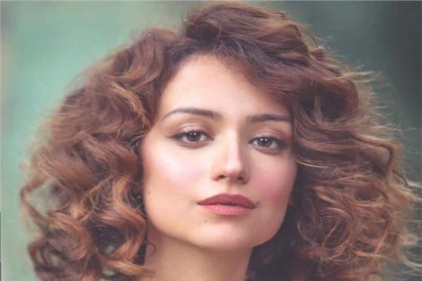 الفنانة روزالين البيه