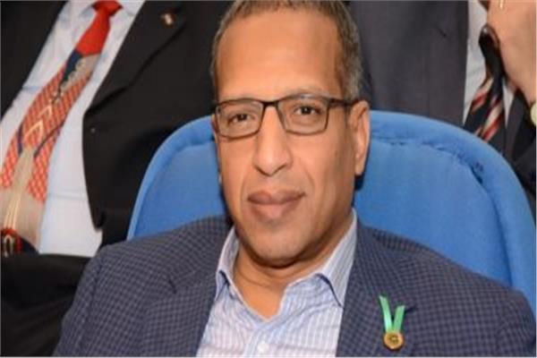 الدكتور بدوى شحات