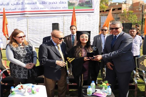  وزير القوى العاملة محمد سعفان
