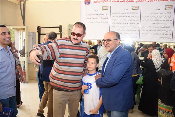 أعضاء نادي الزهور