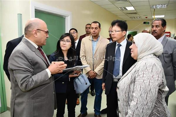 بحث سبل التعاون بين جامعة القناة والجانب الصيني