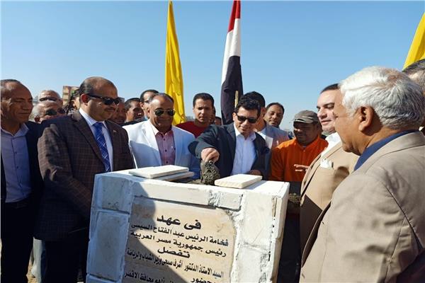 وزير الشباب وضع حجر أساس مركز شباب أرمنت بالأقصر 