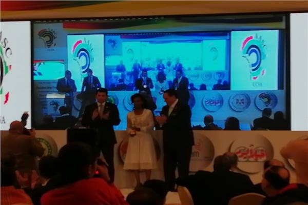 تكريم ديبابا والمتوكل بجائزة الريادة الإفريقية من الأوكسا 