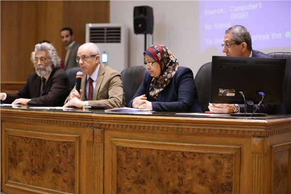 جانب من فعاليات اليوم التعريفي الذي عقدته وزارة الصحة