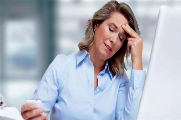 دراسة.. العمل المكتبي لساعات طويلة يؤدي لارتفاع ضغط الدم