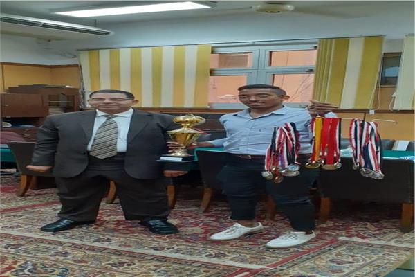  الطالب أحمد محمد محمود الطالب بكلية التعليم الصناعي