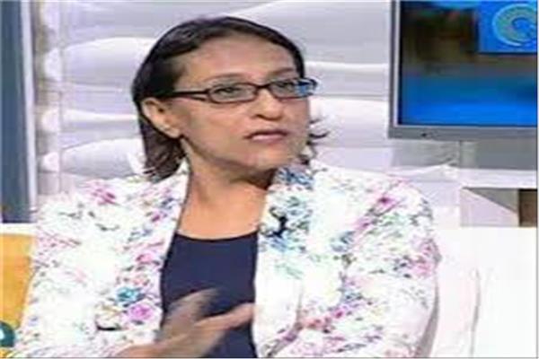  حنان رمسيس الخبيرة بأسواق المال