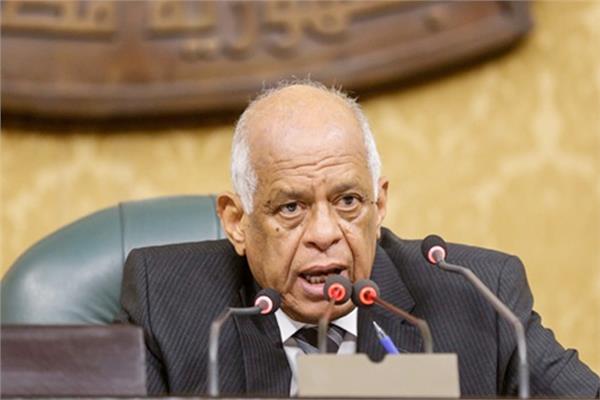  الدكتور علي عبد العال 