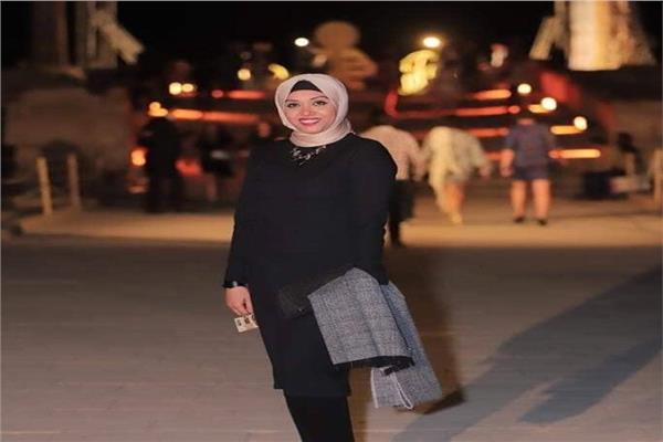 الصحفية رحاب بدر