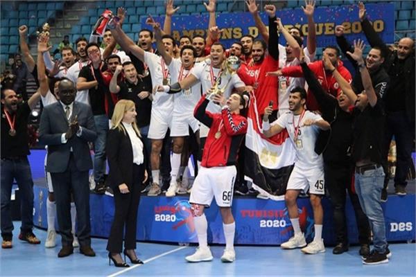 لحظة تتويج منتخب مصر بكأس أمم إفريقيا لليد
