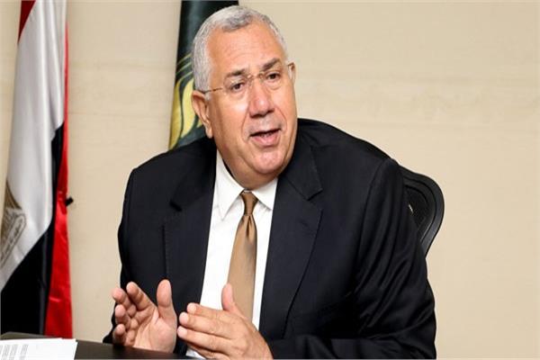 السيد القصير وزير الزراعة واستصلاح الاراضي