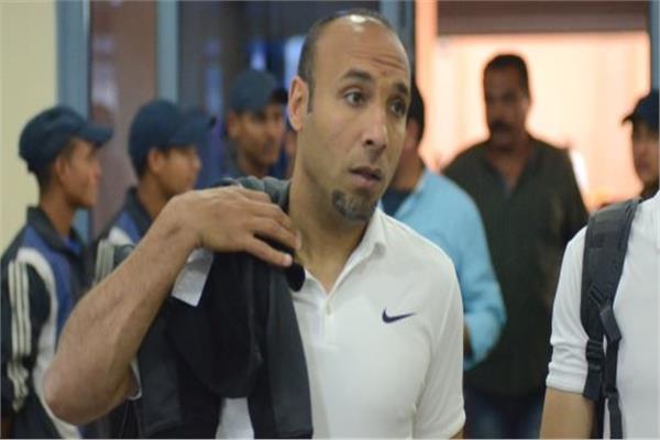 أيمن عبد العزيز