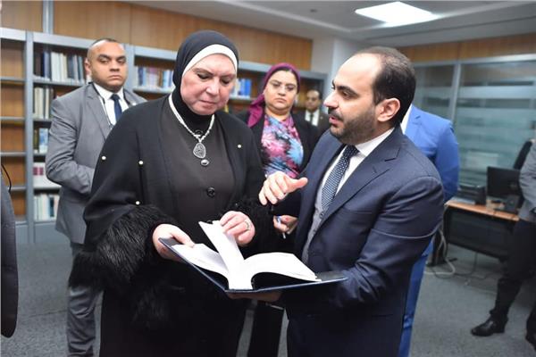 جانب من زيارة الوزيرة 