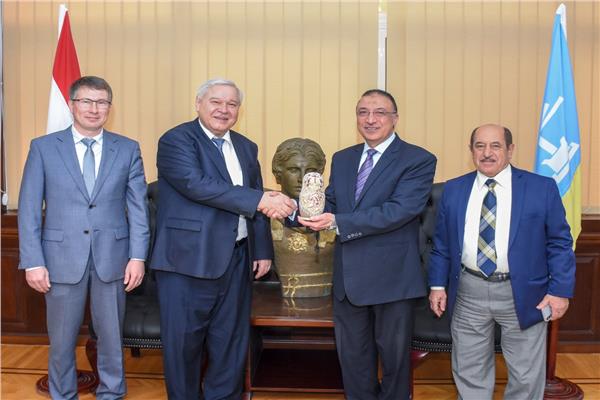  محافظ الإسكندرية يستقبل قنصل عام روسيا 