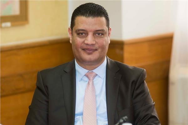 ايمن عبد الموجود المدير التنفيذى للمؤسسة 