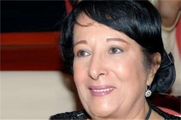  الفنانة سميرة عبد العزيز