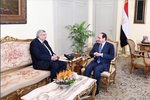الرئيس عبد الفتاح السيسي ود. عوض تاج الدين
