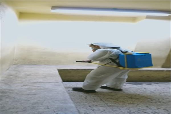 تعقيم وتطهير الشوارع ومحطات الاتوبيس والكورنيش