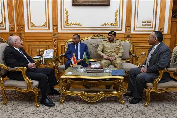 "العصار" يشيد بما بذله السفير الباكستاني من جهود أثناء توليه لمنصبه