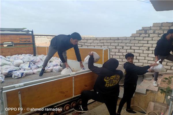  تجهيز 300 شنطة رمضانيه من "بياعين السعادة" للعمالة اليومية بصحراء مطروح