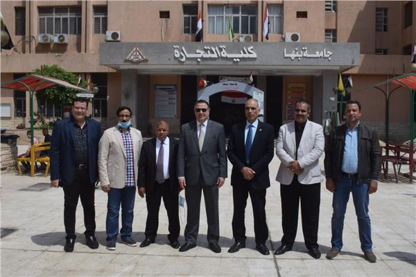 رئيس جامعة بنها يتفقد أعمال التطوير