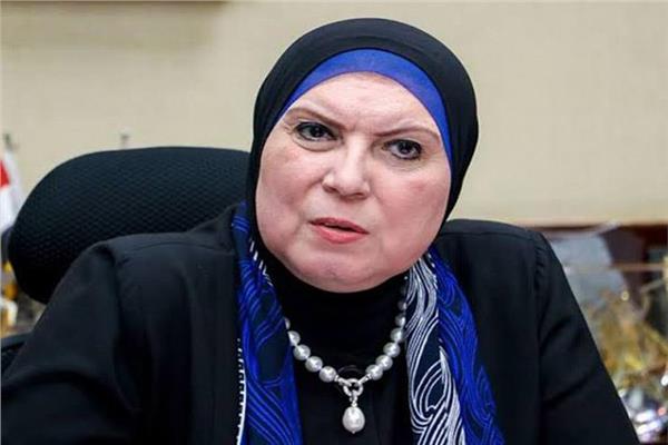 نيفين جامع وزيرة التجارة و الصناعة 