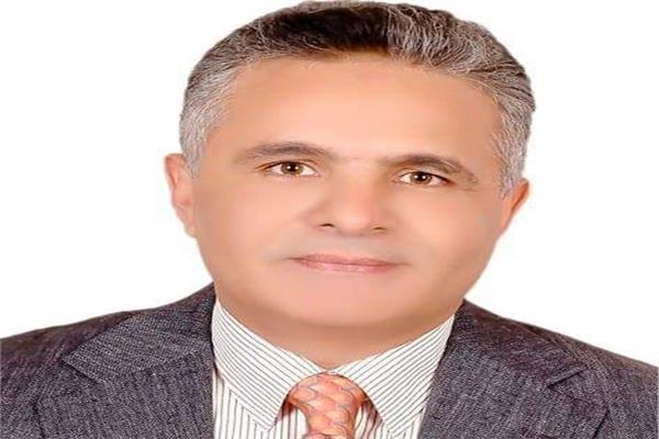 الدكتور أشرف حنيجل، عميد كلية الهندسة بجامعة السويس