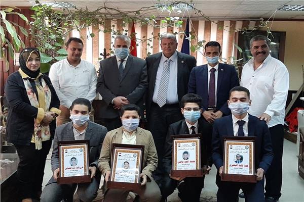 عادل عثمان وكيل وزارة التربية